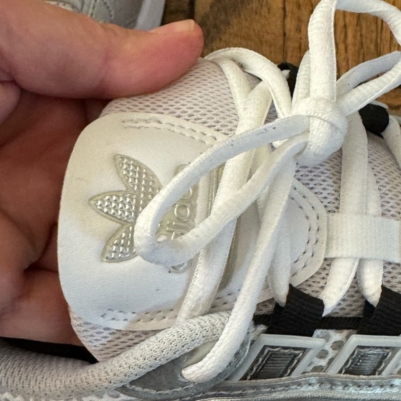 Adidas Ozmillen size 8 - Picture 7 of 7
